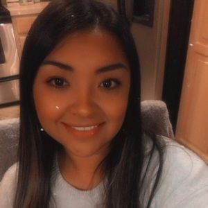 Meet your Posher, Roxana